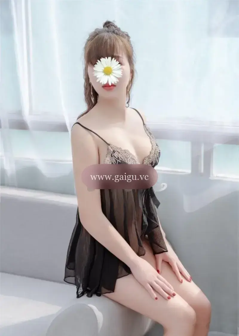 LAN PHƯƠNG - Vòng 1 siêu to mông cong bím khít - SEXY