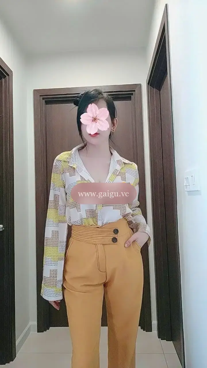 Út Miền Tây 1m62 xinh tươi vào đời.