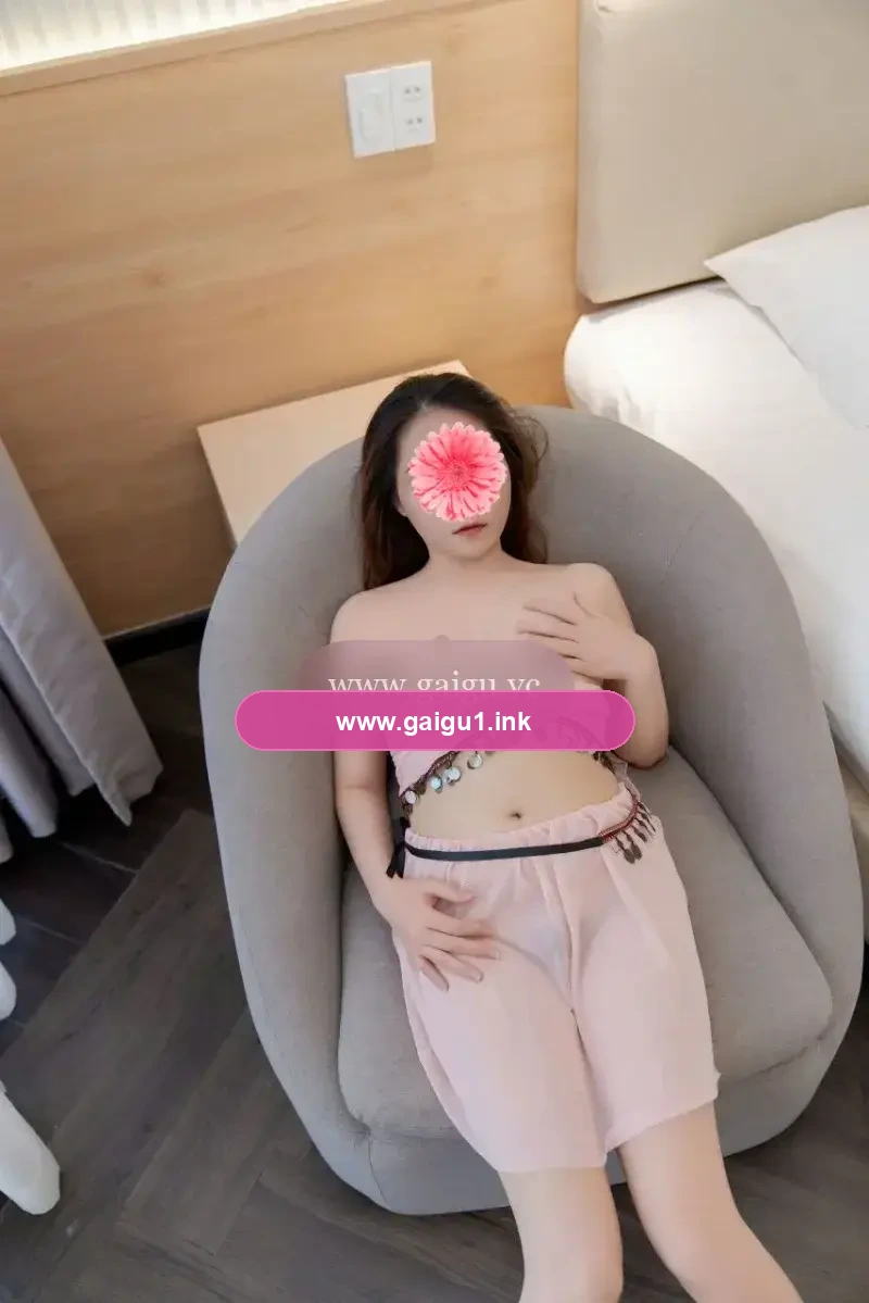 Như ý🔥siêu dễ thương nhiệt tình vú to mông chòn mặt xinh làm tình say mê