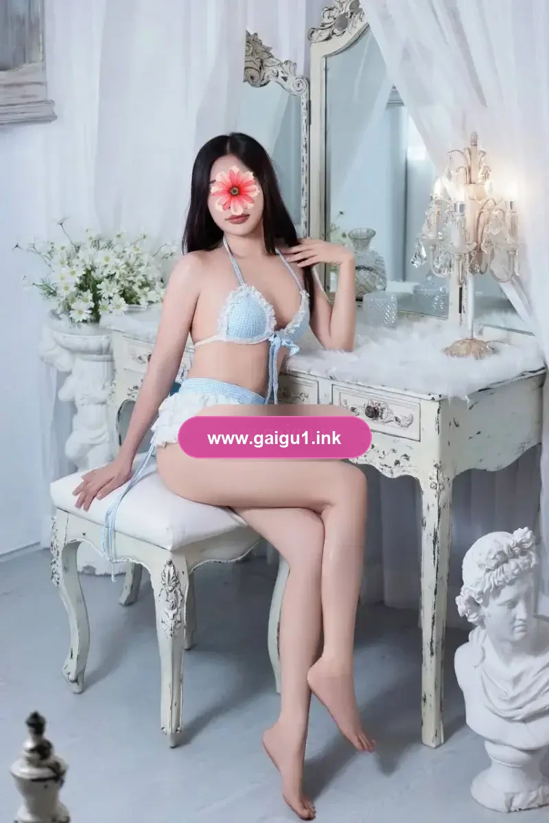 Bé Thảo Nhi - Lần Đầu Ra Mắt Sân Chơi, Dễ Thương Dễ Chìu Dễ Chịu