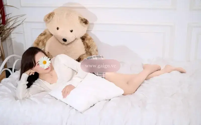 Thuỳ Dungn | Em gái mới vào nghề, vui vẻ nhiệt tình.