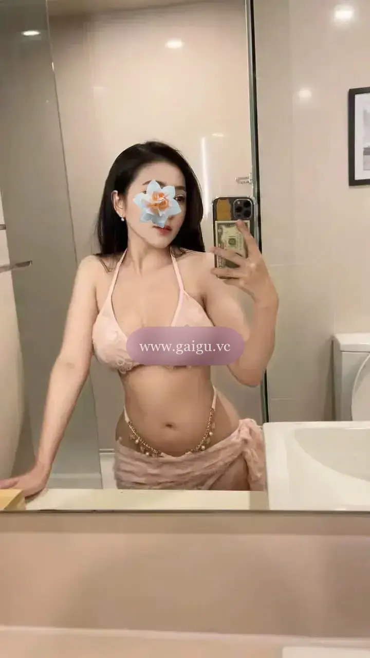 THANH HUYỀN _Body Chuẩn Mẫu,Vú To Hàng Thật,Sexy,Gợi Cảm