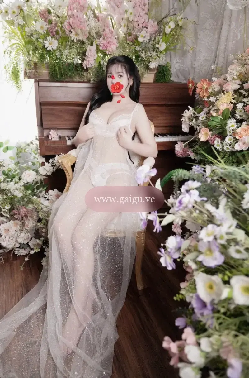 An Nhiên:VÚ BỰ, MẶT XINH, TUYỆT CHIÊU DÂM ĐÃNG