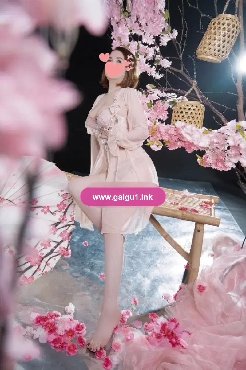 LINH ĐAN ĐẾN CÙNG Chị IU đĩnh nóc kịch trần