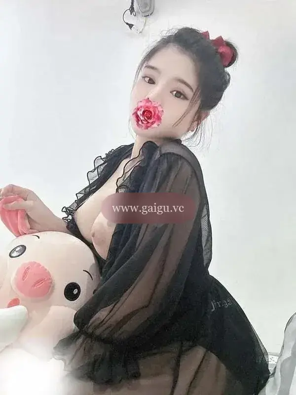Tiểu Vy - Vú To Dáng Chuẩn, Đáng Yêu Chiều Khách