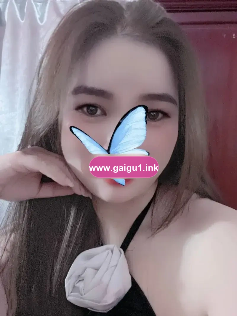 ⭐HẠNH TRANG NGỌT NGÀO XINH ĐẸP MÀ CÒN BIẾT CHIỀU CHUỘN