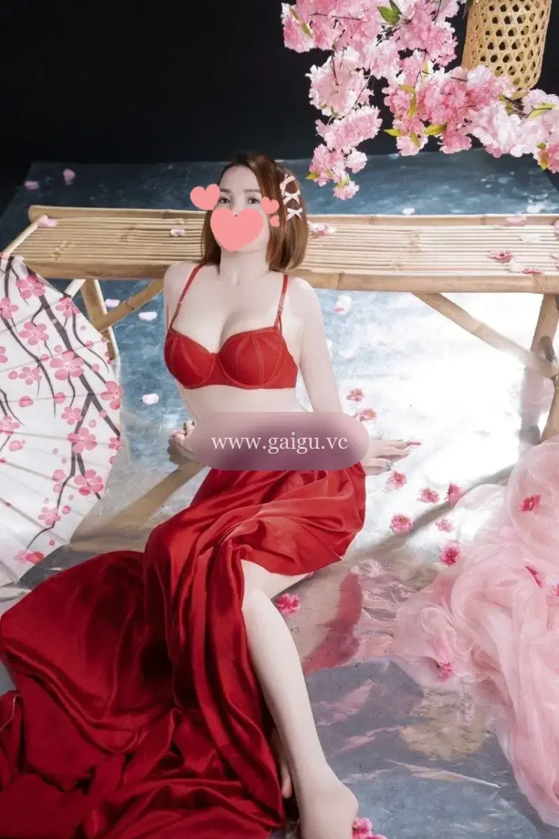 LINH ĐAN ĐẾN CÙNG Chị IU đĩnh nóc kịch trần