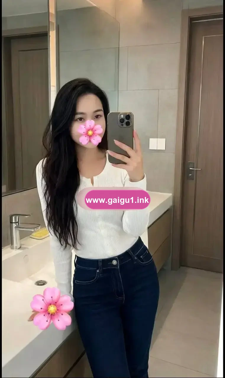 ⭐HẠNH TRANG NGỌT NGÀO XINH ĐẸP MÀ CÒN BIẾT CHIỀU CHUỘN