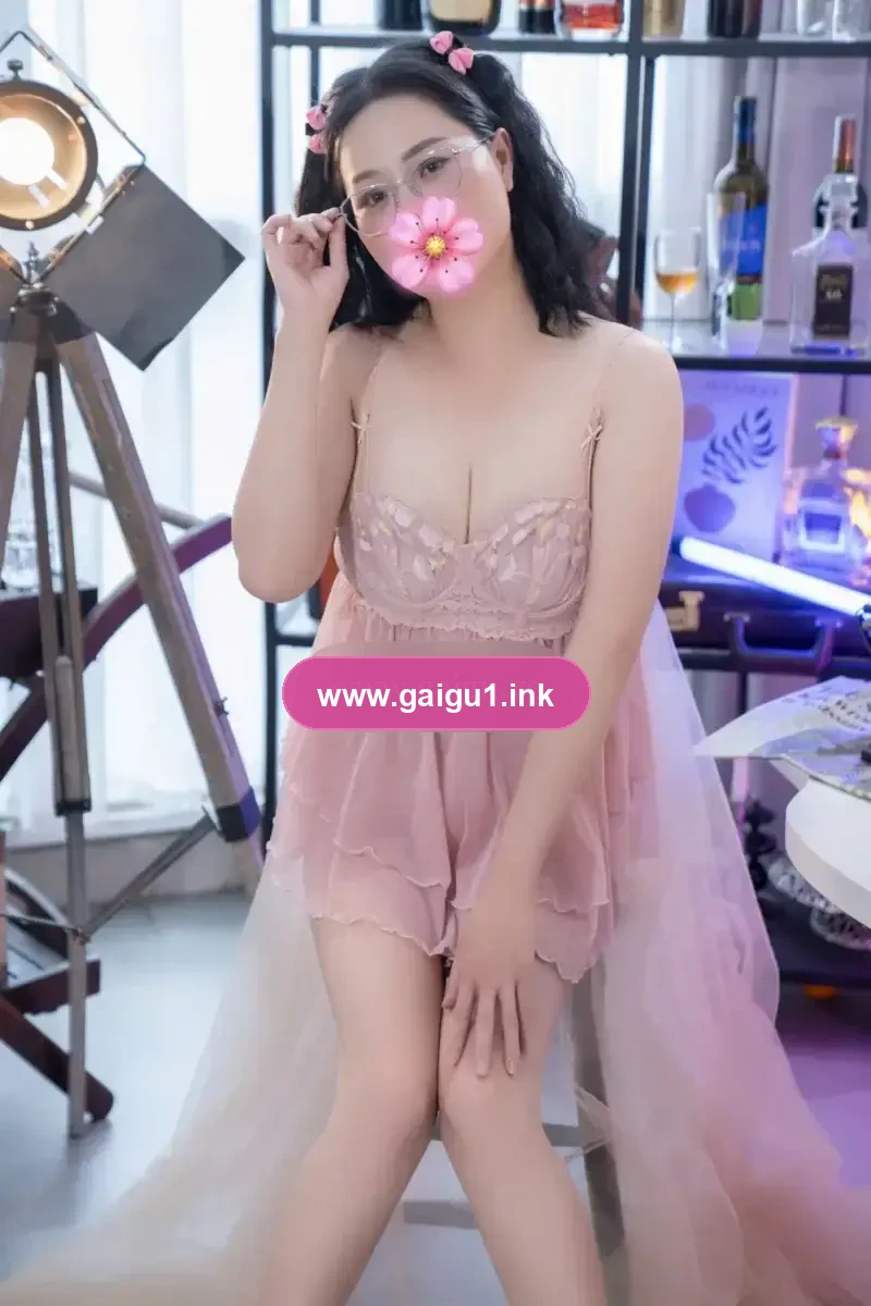 Trang Nhi - Xinh Gái Đáng Yêu - Vú Đẹp Bím Non Nước Nôi Nhoe Nhoét