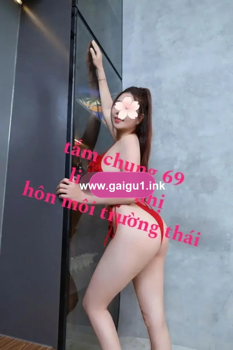 ⭐HẠNH TRANG NGỌT NGÀO XINH ĐẸP MÀ CÒN BIẾT CHIỀU CHUỘN