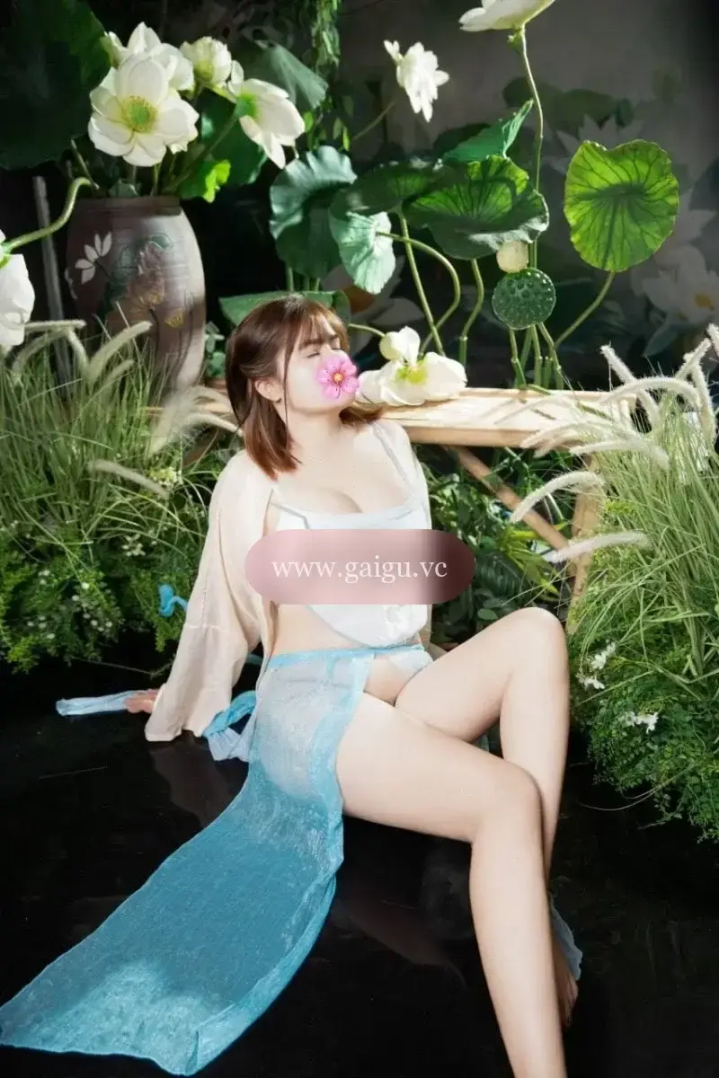 Thuỷ Tiên 💥 Gái Xinh Thân Hình Quyến Rũ