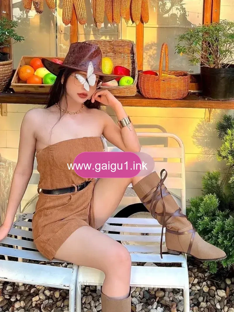 THANH HUYỀN _Body Chuẩn Mẫu,Vú To Hàng Thật,Sexy,Gợi Cảm