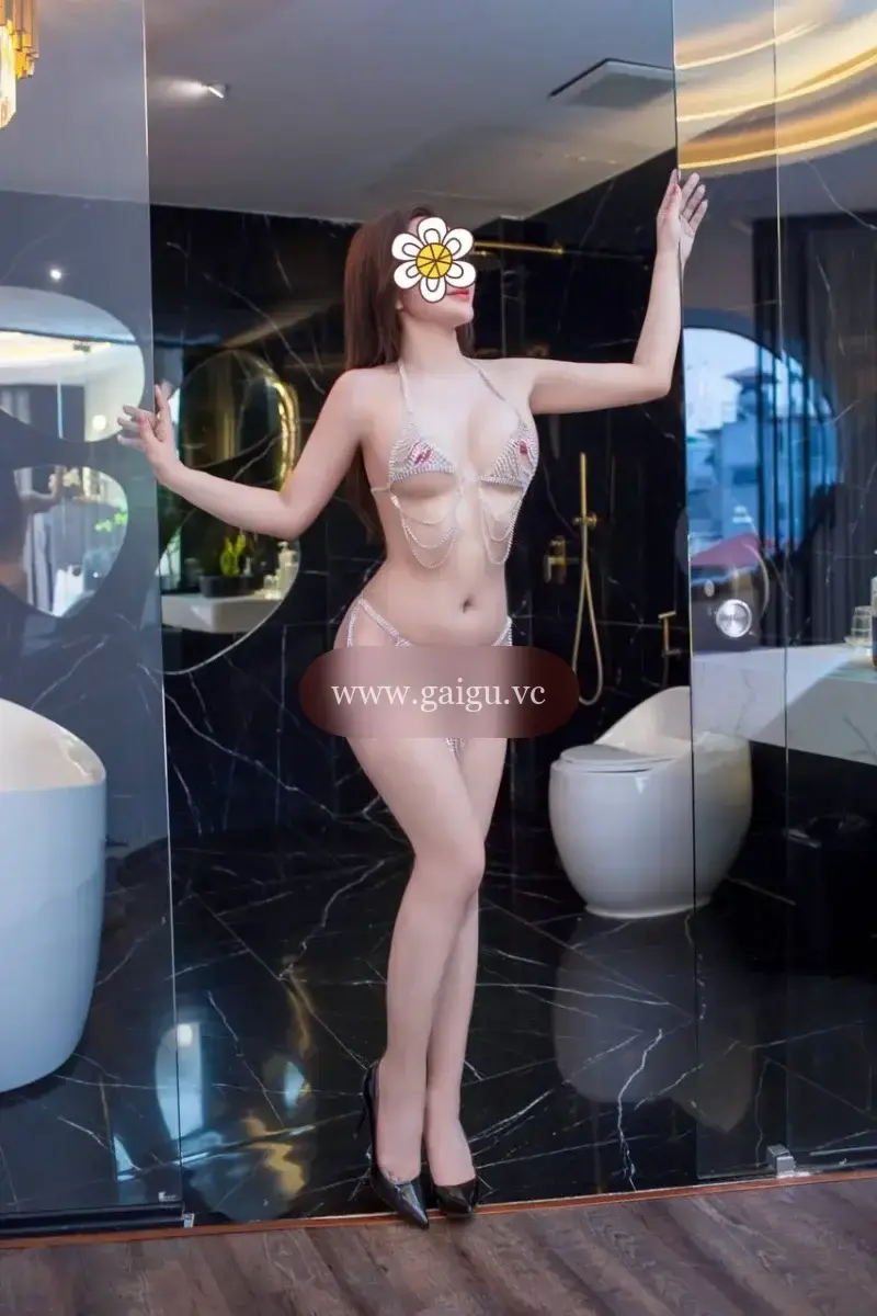 DIỆP ANH - VÚ TO BƯỚM XINH