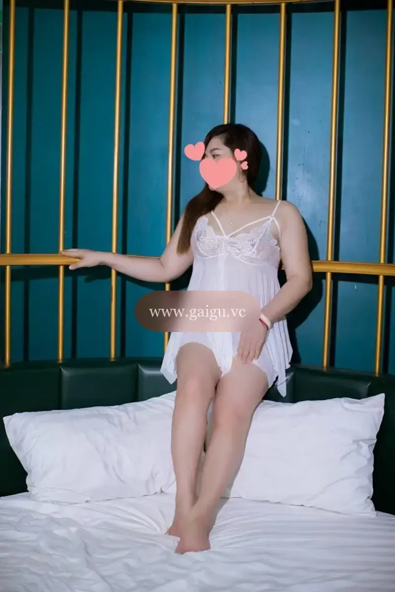 THUỶ DÂM  GÁI MIỀN TÂY  DÂM NGOAN CHIỀU KHÁCH SỐ 1