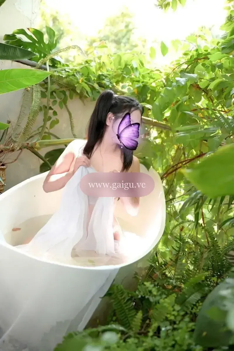 KIM NGÂN _ XINH DÂM LÀM TÌNH CHUYÊN NGHIỆP