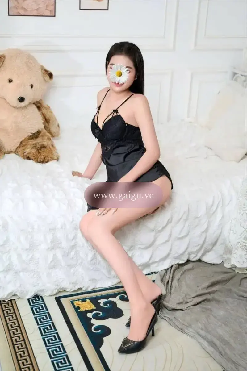 Gái xinh Trâm Anh_ Gương mặt kute, body gợi cảm