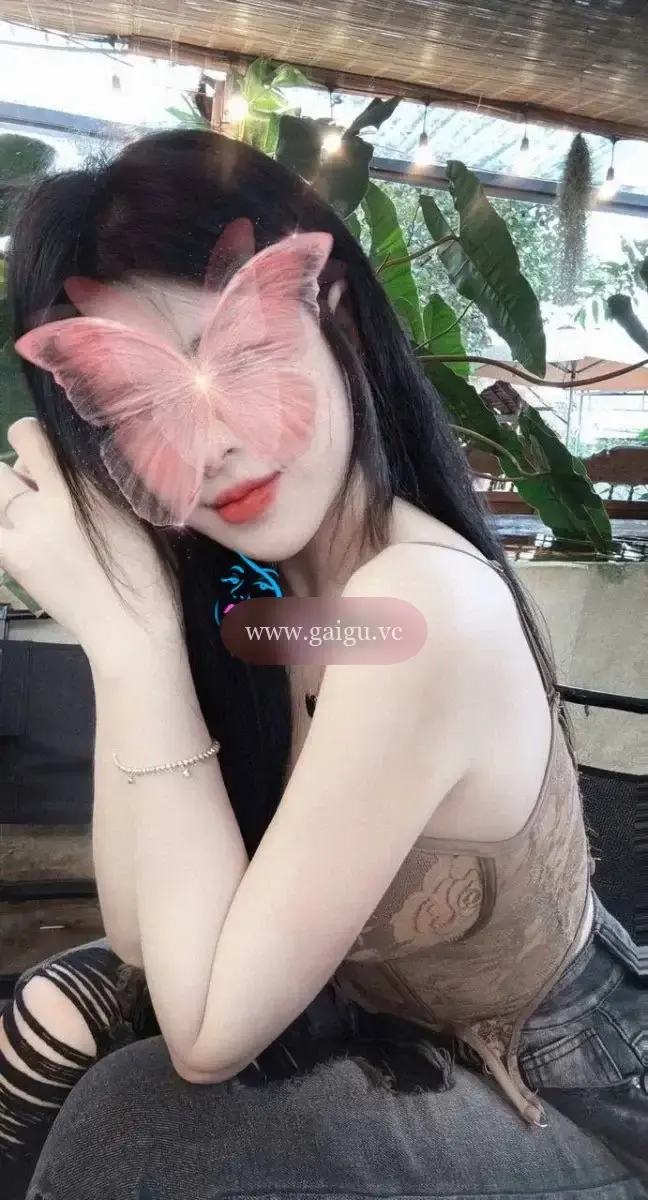 HÀ TRANG - GÁI TRẺ, XINH ĐÁNG YÊU, BODY MƯỢT