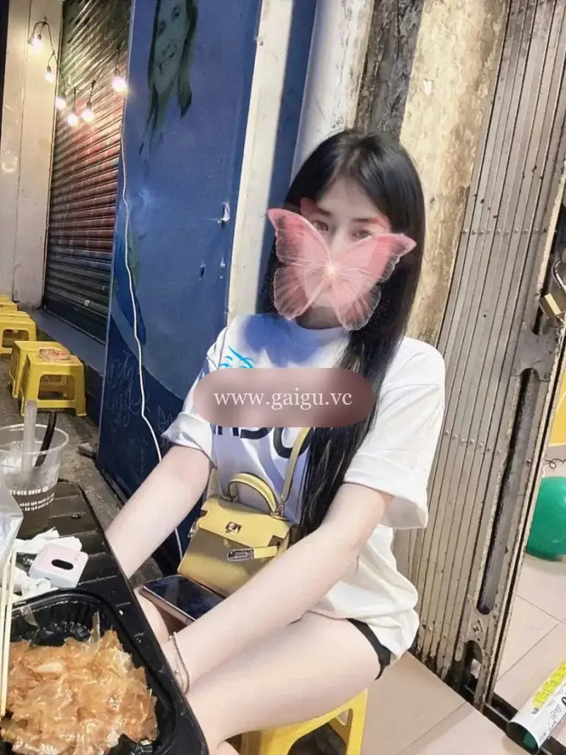 HÀ TRANG - GÁI TRẺ, XINH ĐÁNG YÊU, BODY MƯỢT