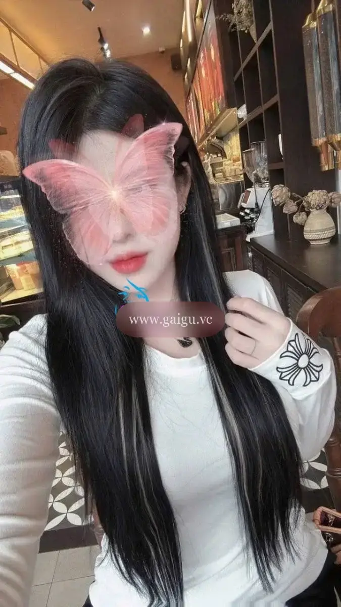 HÀ TRANG - GÁI TRẺ, XINH ĐÁNG YÊU, BODY MƯỢT