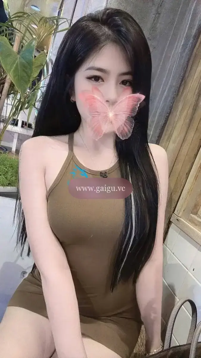 HÀ TRANG - GÁI TRẺ, XINH ĐÁNG YÊU, BODY MƯỢT