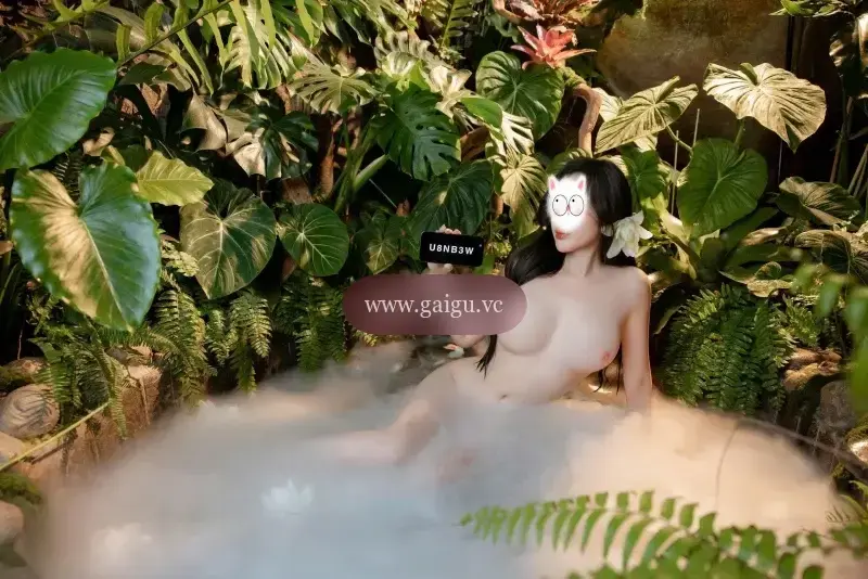 Khánh Vy hàng mới 2k