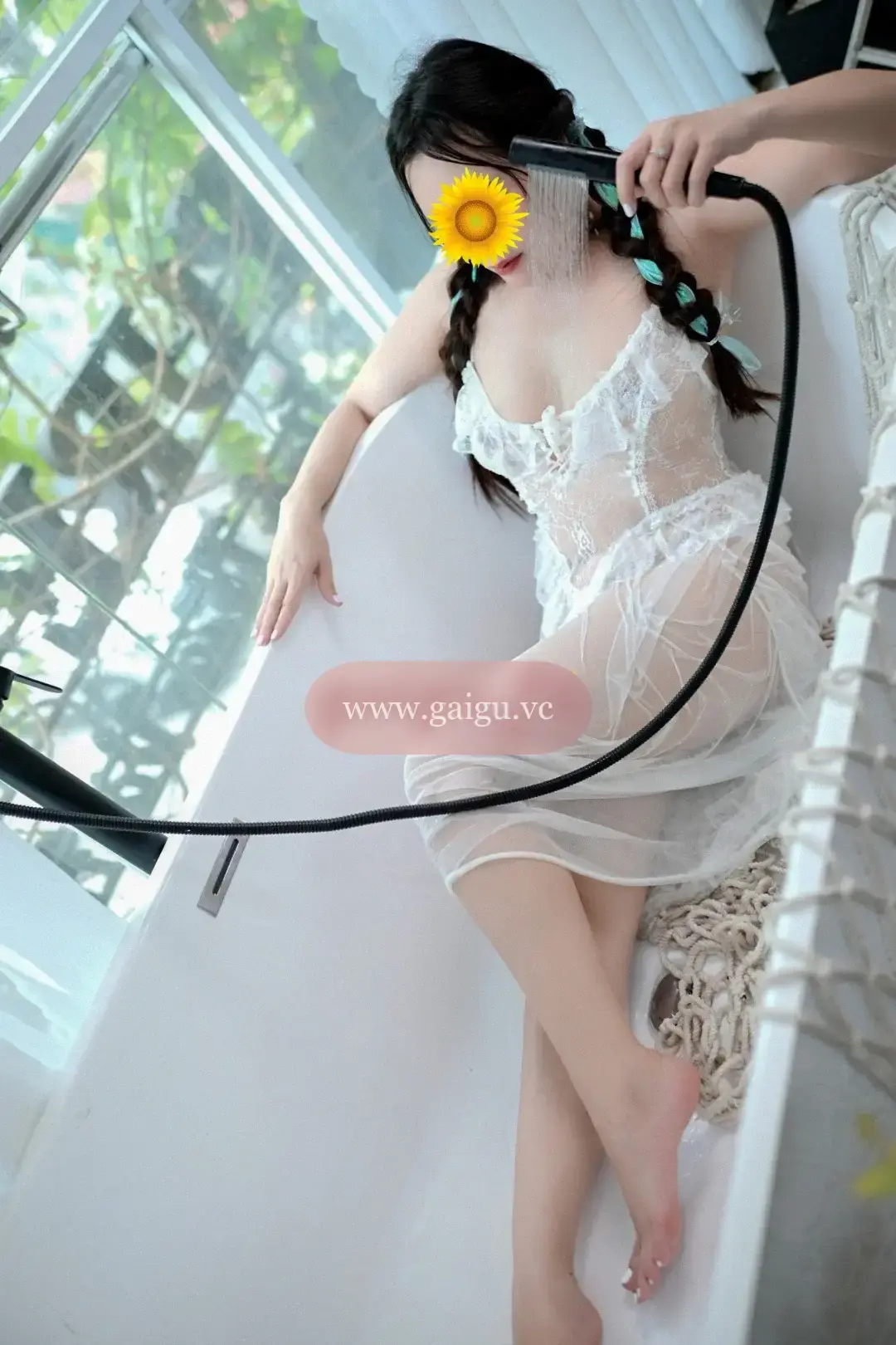 QUỲNH ANH EM GÁI THÂN THIỆN MỚI VÀO NGHỀ ĐI LÀM LẦN ĐẦU