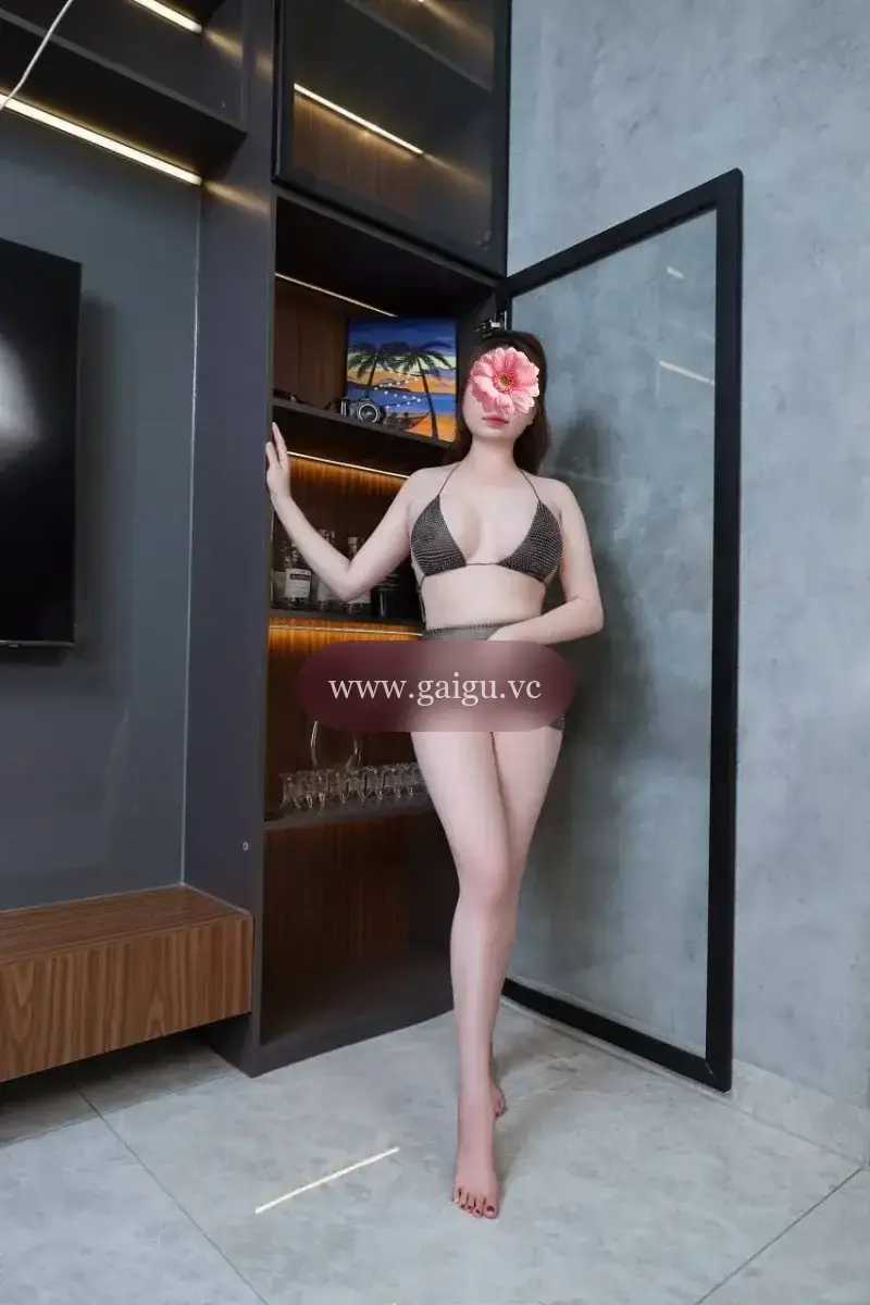 ❤️ BÀI CÓ CLIP❤️ NHƯ UYÊN XINH XẮN TUYỆT PHẨM BÚ CU ĐÁ BI LÚC CÁN RẤT DÂM VÀ CHIỀU KHÁCH