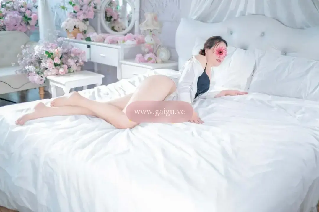 Lam Trinh - Duyên dáng đa tình - Sexy quyến rũ
