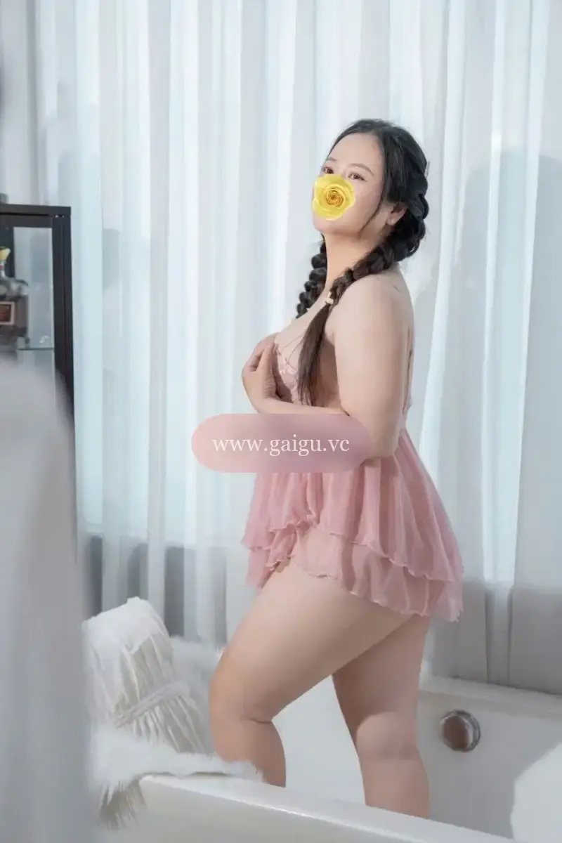 Trúc Linh- Dâm đãng, body da thịt
