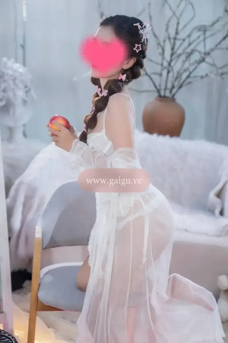 Minh Anh _ Gái xinh chiều khách, làm tình cực phê