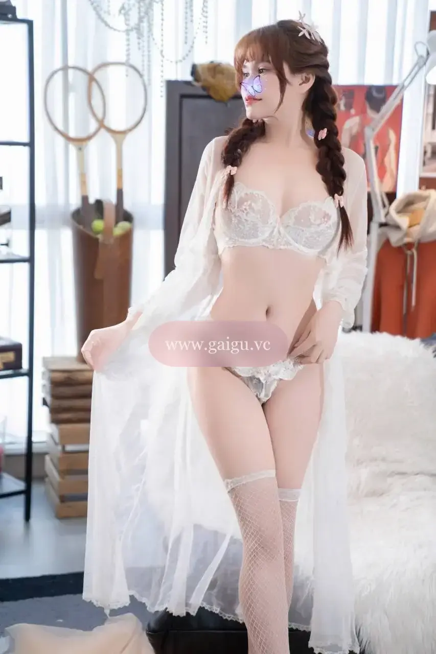 Moon Moon _ Gái xinh chiều khách, body gợi cảm