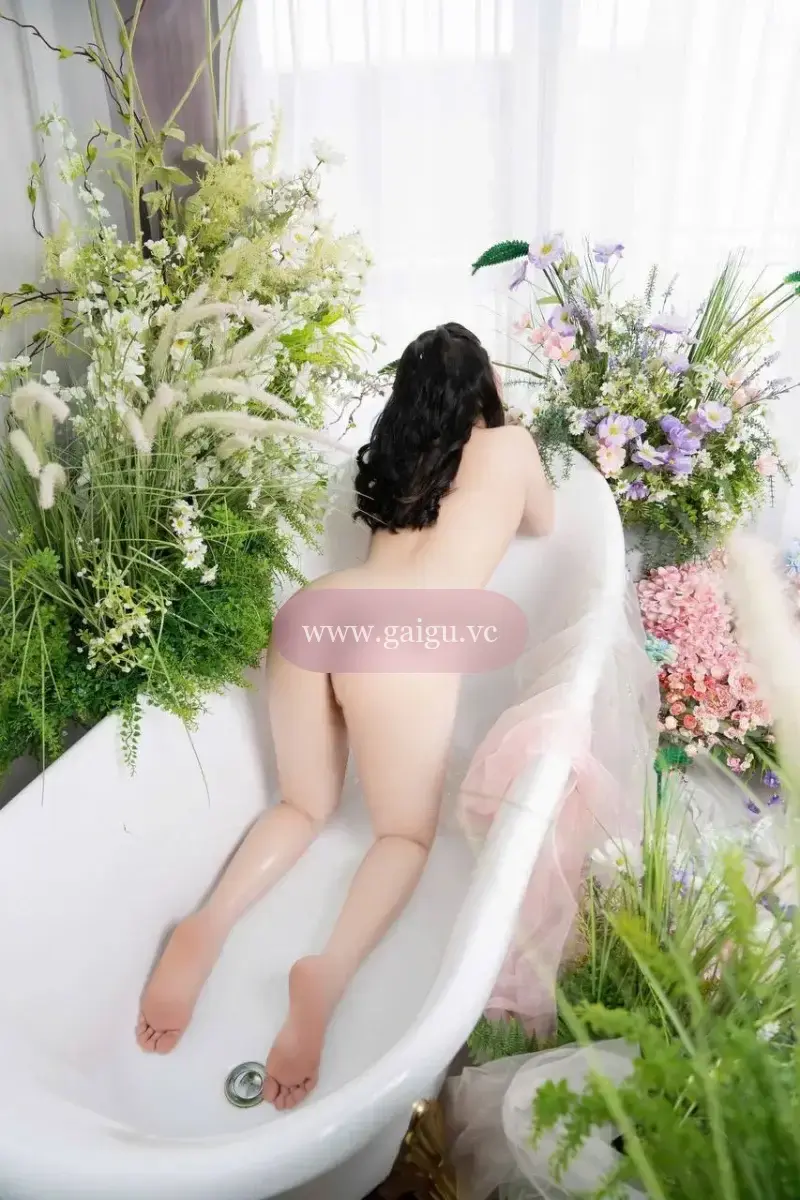NGỌC BABY _ Vú to thật 100% chuẩn gái miền tây, free BJ băng