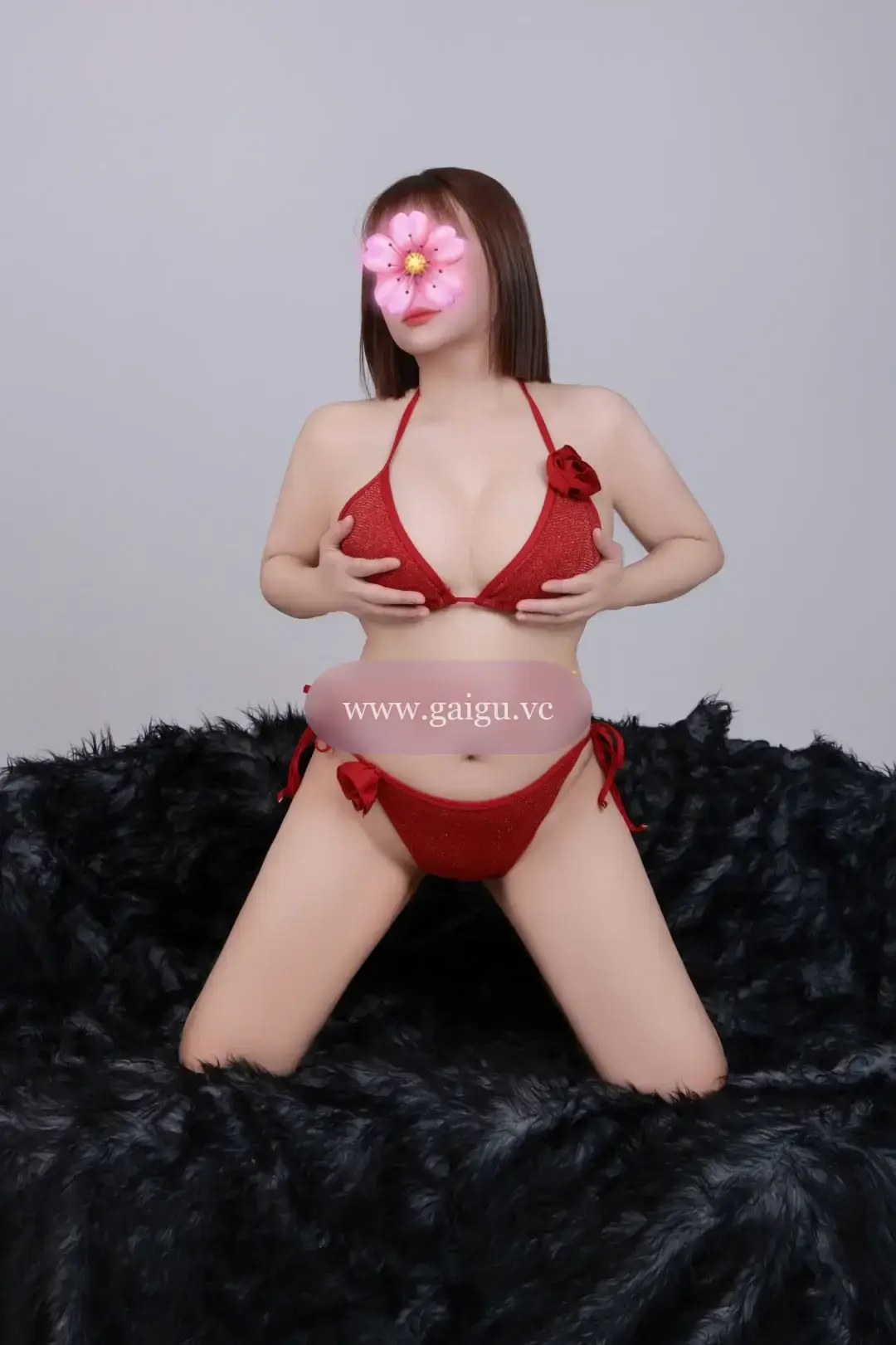 AN CHI - NGHỆ NHÂN KÈN SÁO, VÚ TO BƯỚM XINH