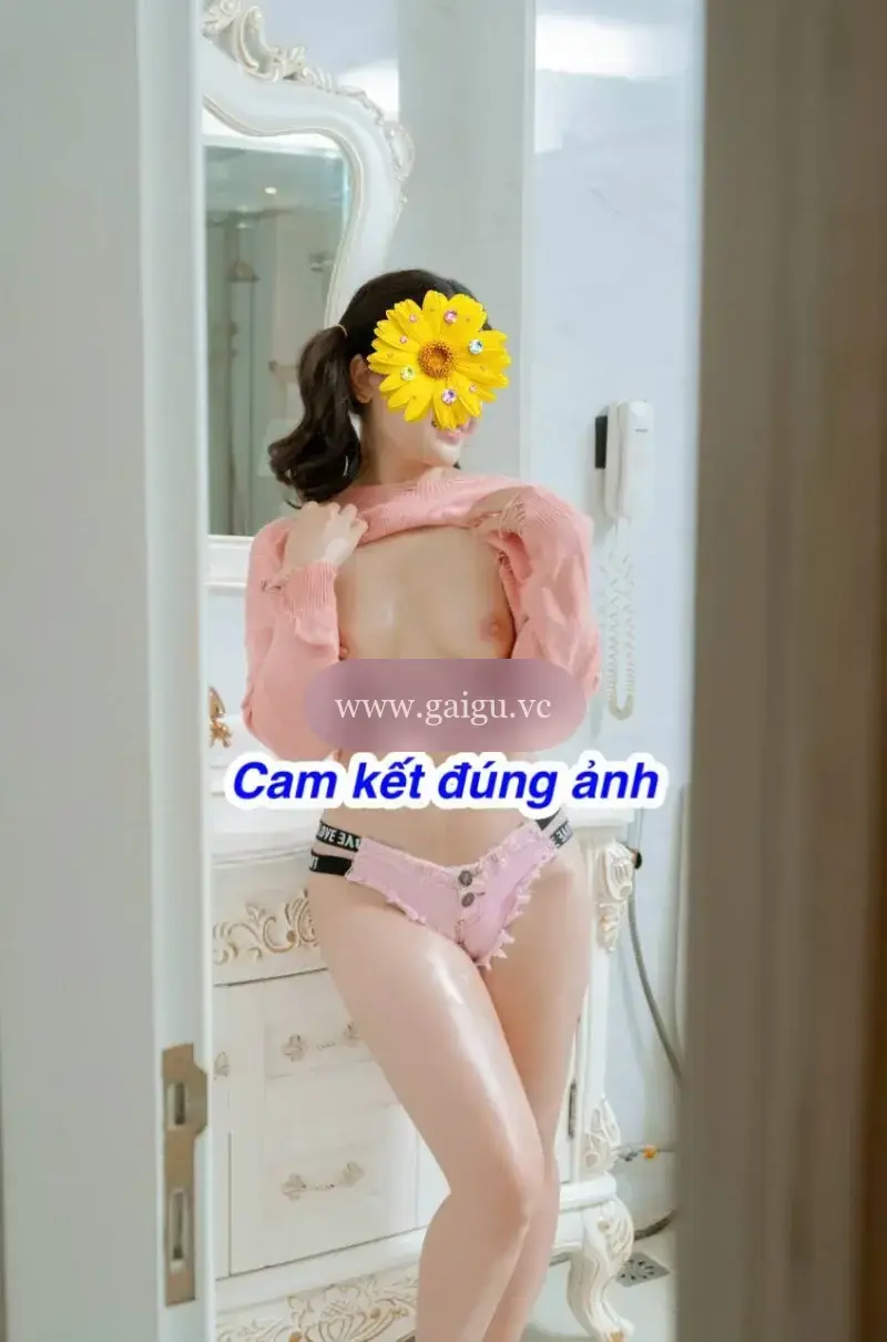 QUỲNH ANH EM GÁI XINH, DÁNG ĐẸP,BÍM ƯỚT ÁT,HÀNG THẬT