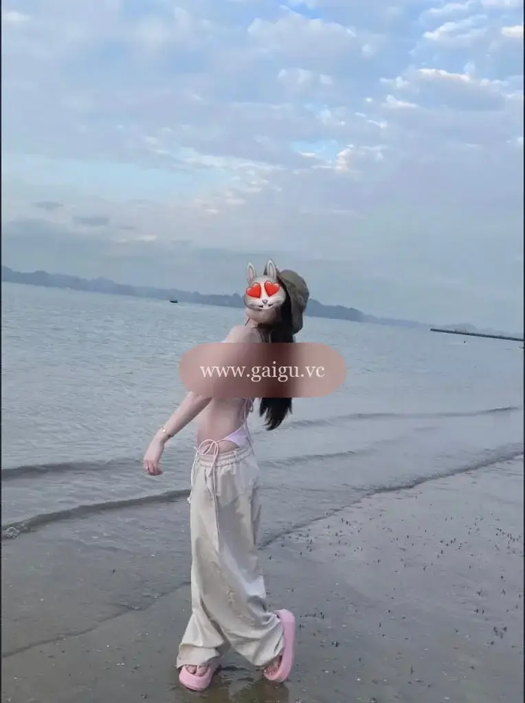 Hương Trà- Gái Xinh Body Đẹp,nước lôi lênh láng