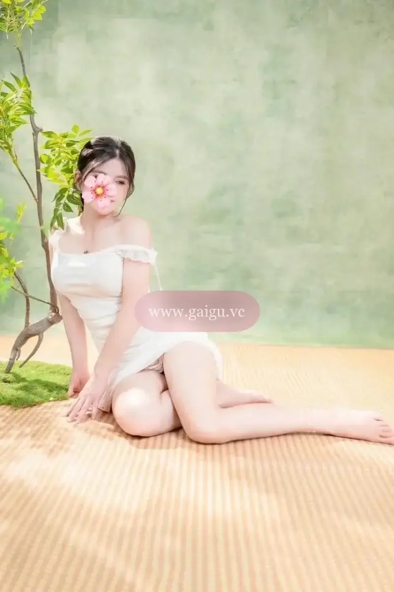 UYÊN NHI 🌸 DA TRẮNG VÚ TO, ANH BÚ NO LUÔN 💕