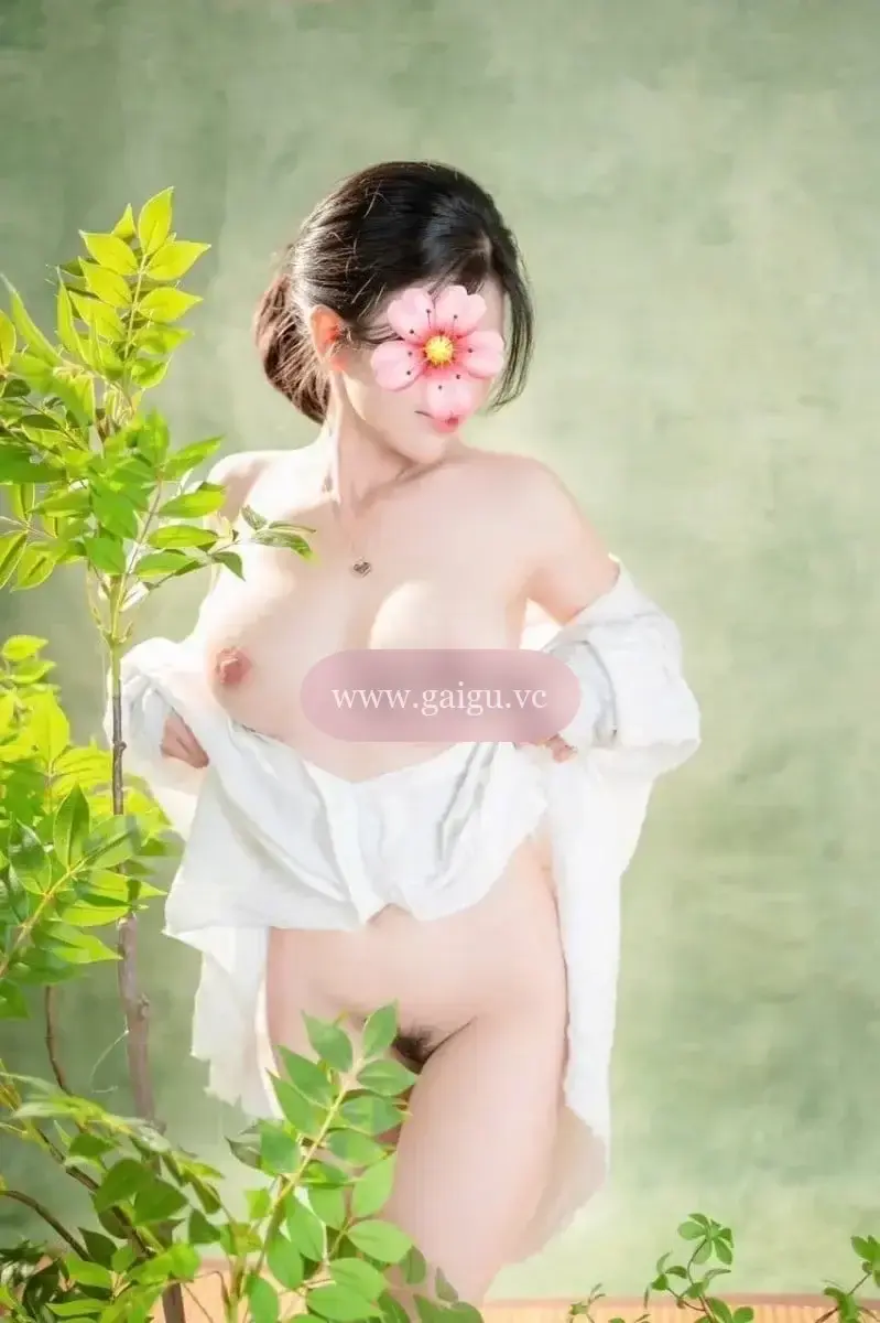 UYÊN NHI 🌸 DA TRẮNG VÚ TO, ANH BÚ NO LUÔN 💕