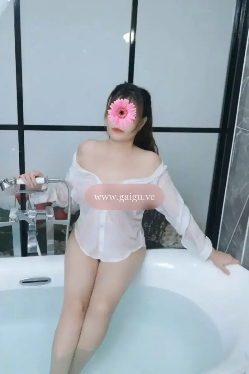 Ngọc Anh_ Gái dâm chiều khách, body gợi cảm