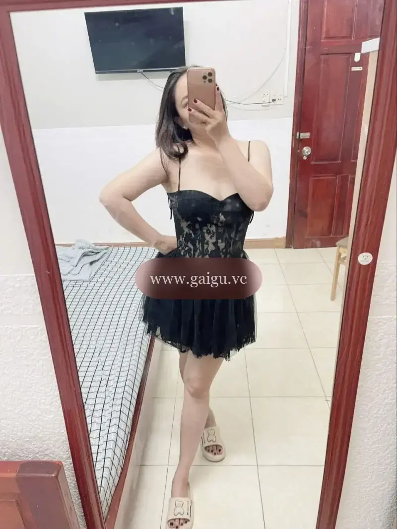 QUỲNH MY - XINH GÁI, DỄ THƯƠNG DỊU DÀNG, VUI VẺ LÀM TÌNH MAX PHÊ