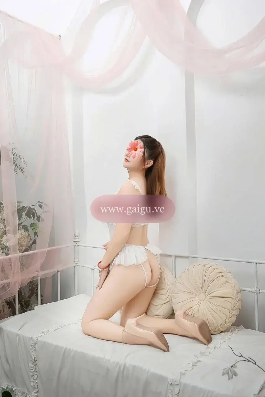 THANH THANH XINH GÁI CHIỀU KHÁCH