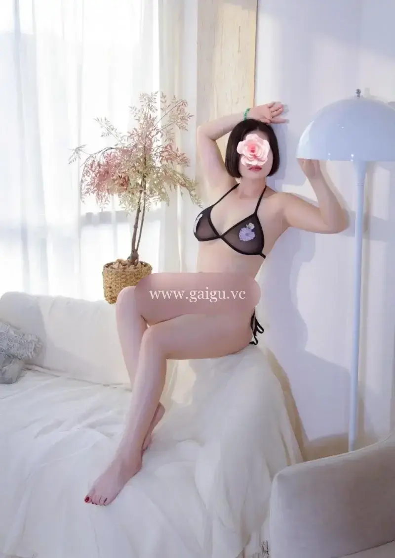 PHƯƠNG LAN - Dâm xinh chiều khách - phê tê sung sướng