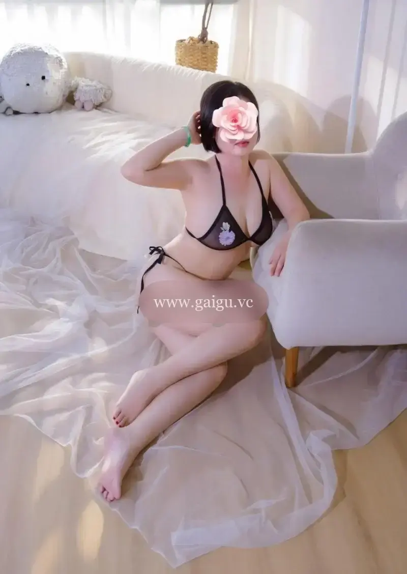 PHƯƠNG LAN - Dâm xinh chiều khách - phê tê sung sướng