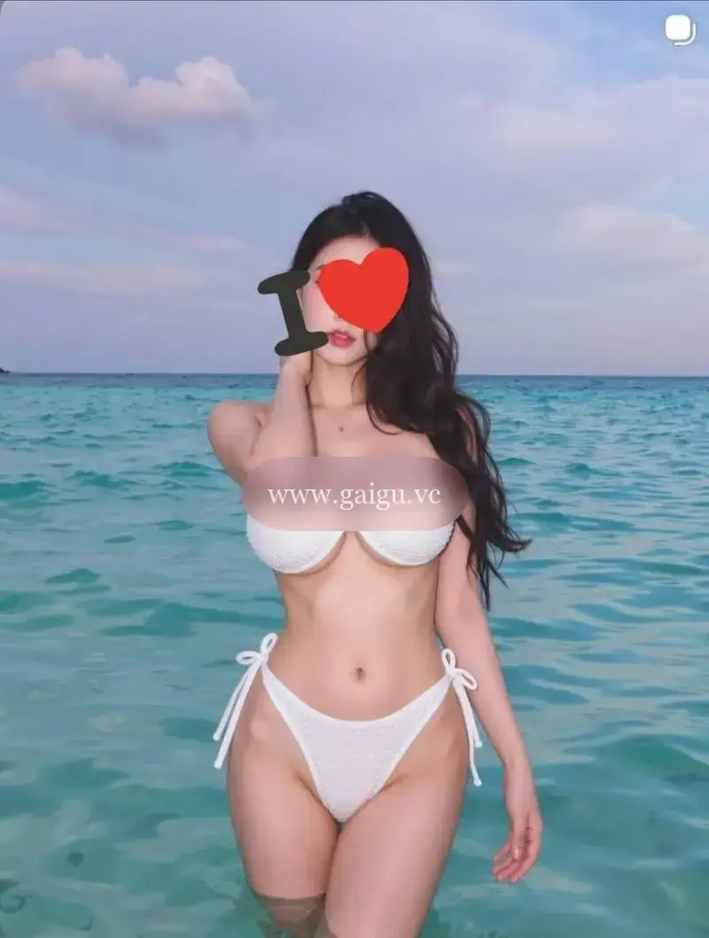 Hot Cave hạng sang Linh Linh mặt xinh da trắng, body siêu mẫu 1.000 K