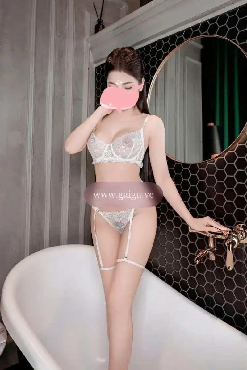 Diệu Nhi- em hàng nóng hổi, ngon dâm, hấp dẫn!!!