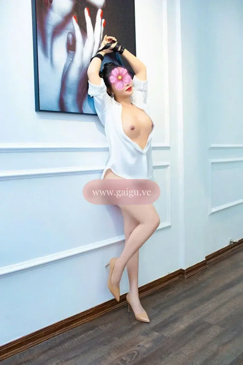 LINH AN - Sexy dâm nữ, chiều khách say sưa