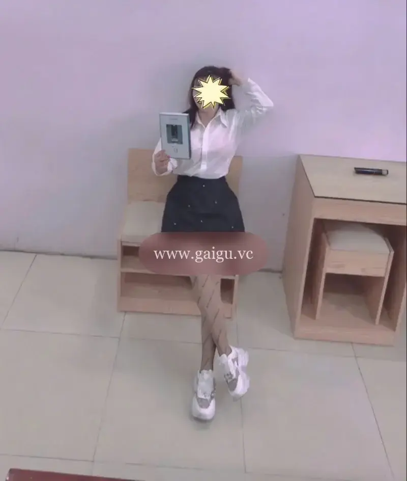 Thảo Nhi_ Gái xinh chiều khách, làm tình cực dâm