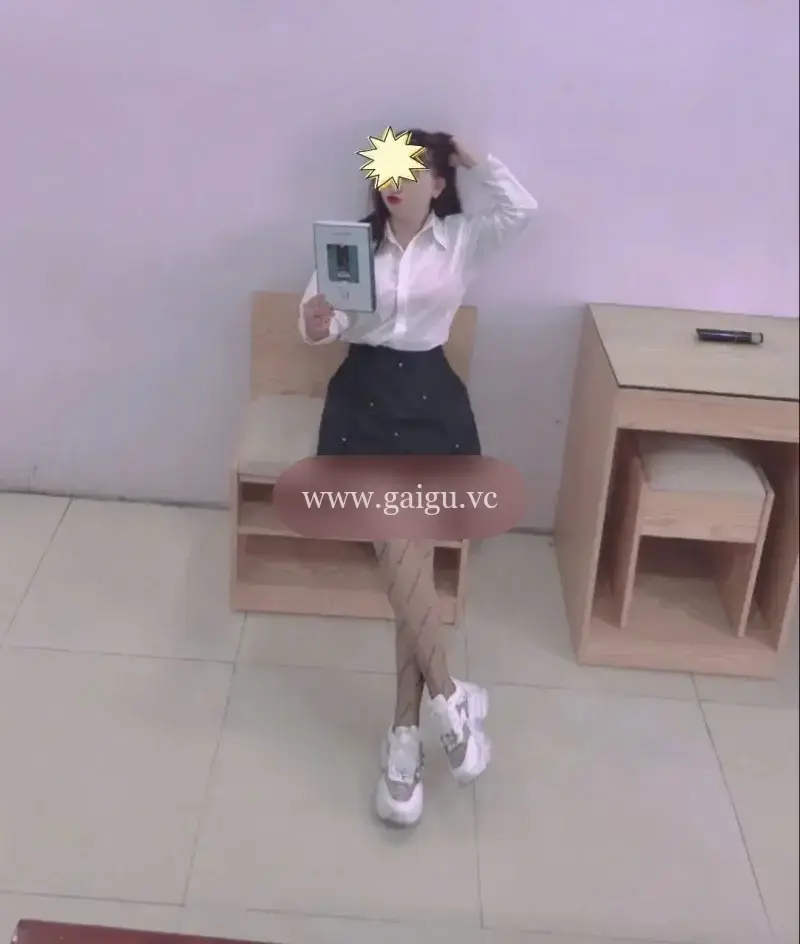 Thảo Nhi_ Gái xinh chiều khách, làm tình cực dâm
