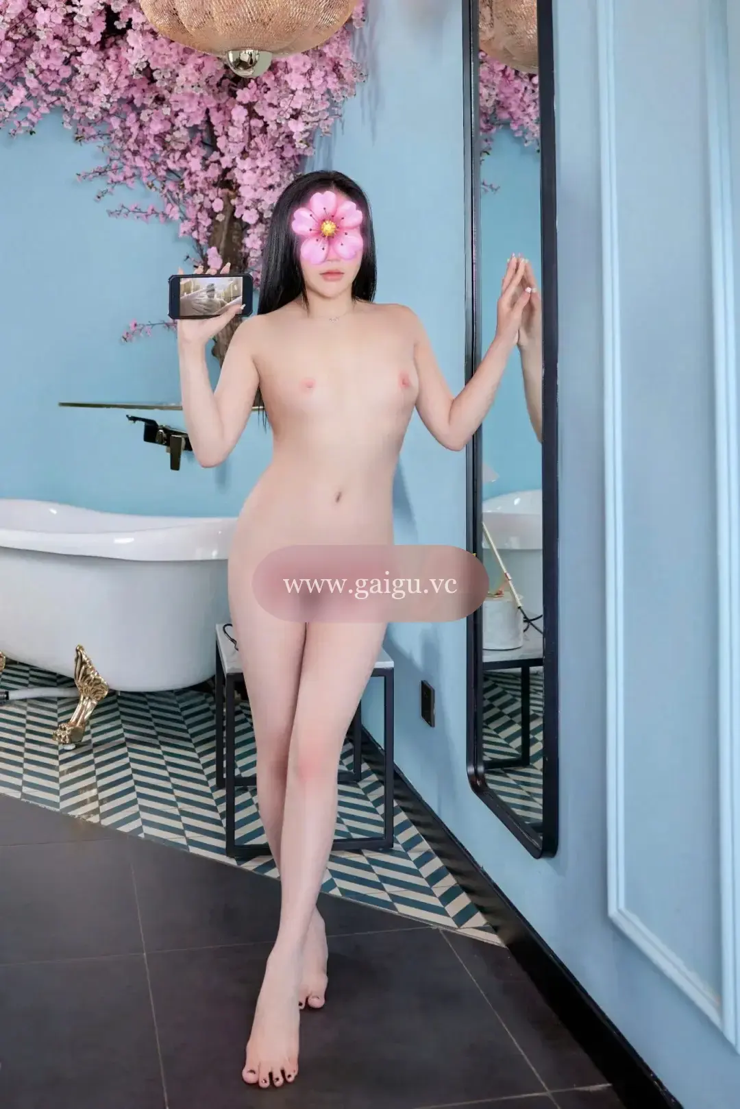 💗 BÉ QUỲNH ANH NON TƠ ĐÁNG YÊU RA MẮT ANH EM CHECKER