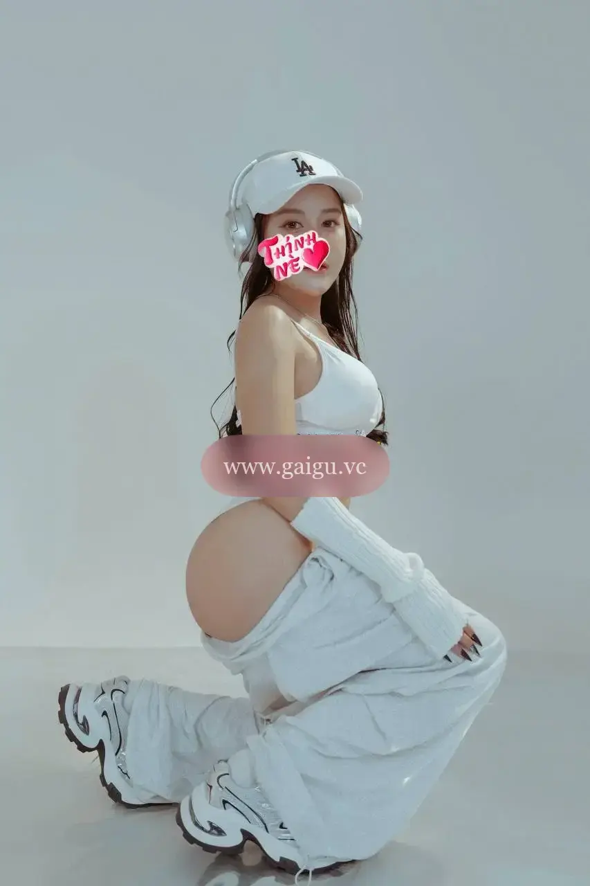 KHÁNH HUYỀN NGỰC TO BODY MƯỢT - NỒNG NÀN QUYẾN RŨ LÀM TÌNH CỰC PHÊ