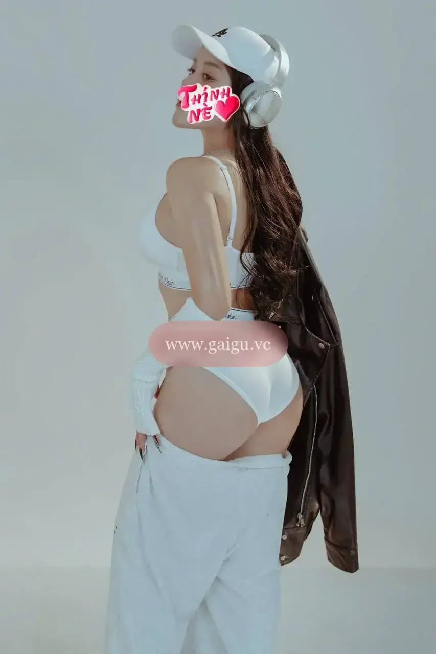 KHÁNH HUYỀN NGỰC TO BODY MƯỢT - NỒNG NÀN QUYẾN RŨ LÀM TÌNH CỰC PHÊ